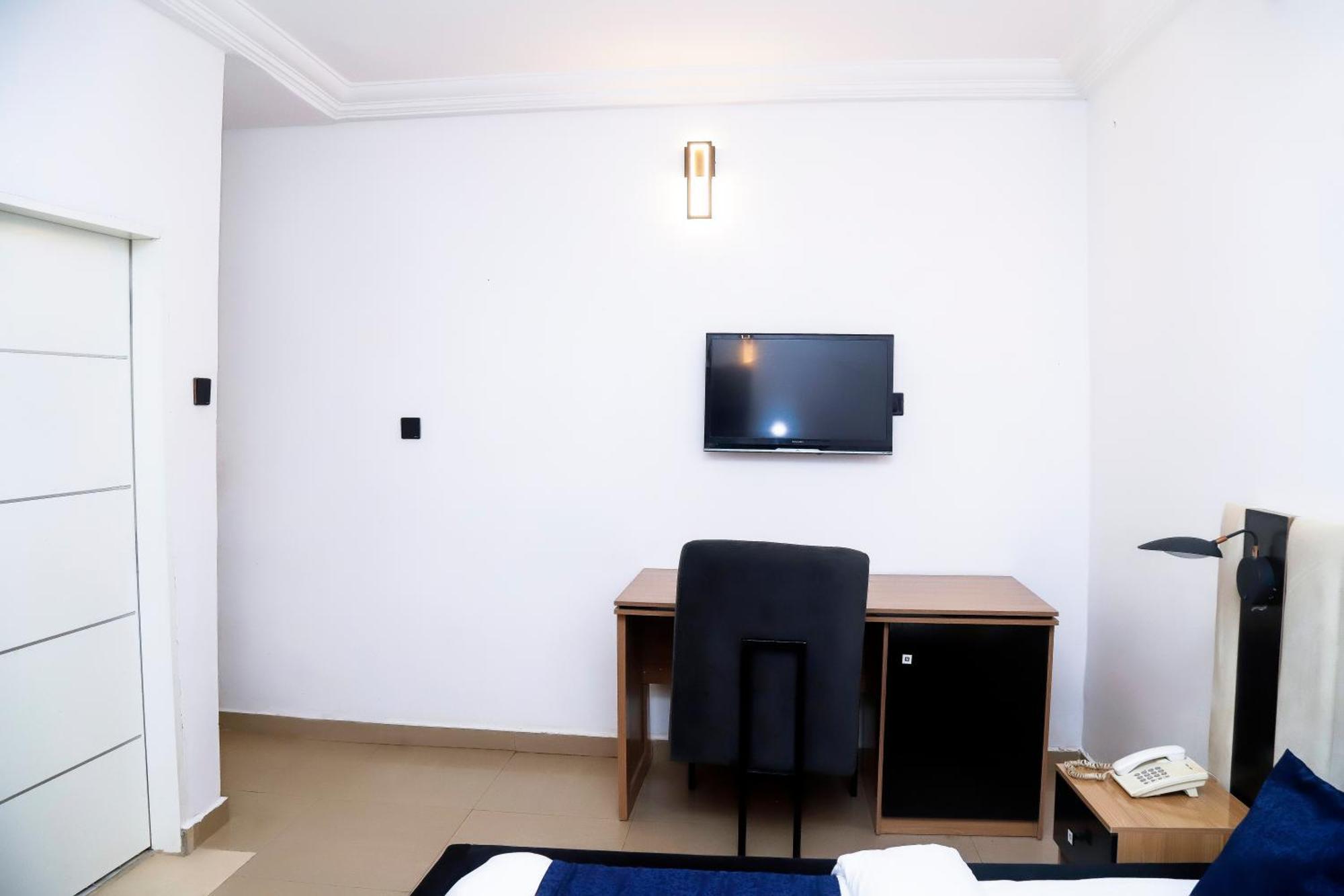 Western Dreams Hotel Abuja Exterior photo