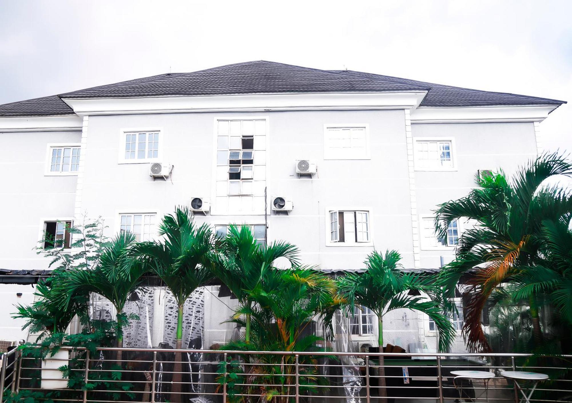 Western Dreams Hotel Abuja Exterior photo