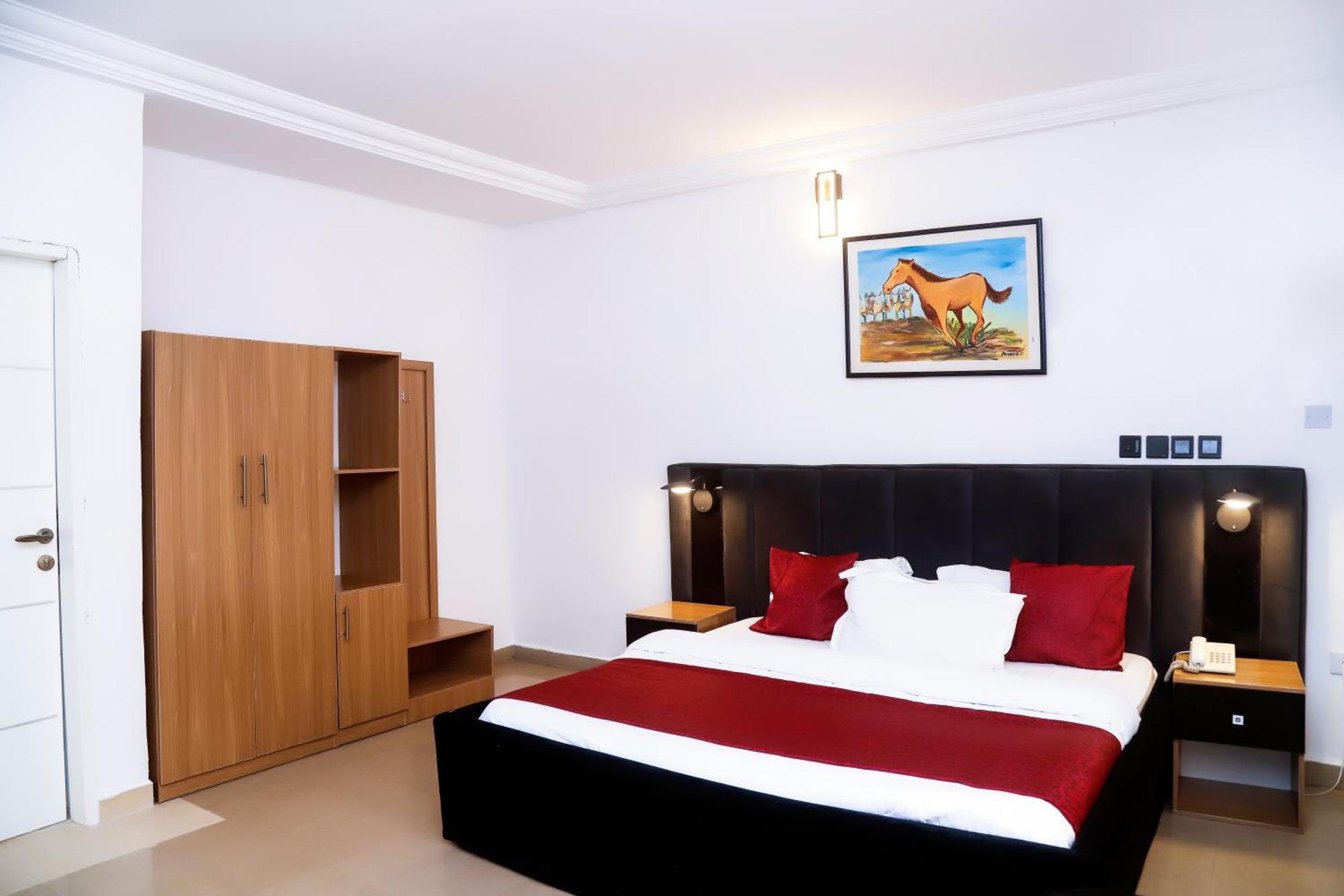 Western Dreams Hotel Abuja Exterior photo