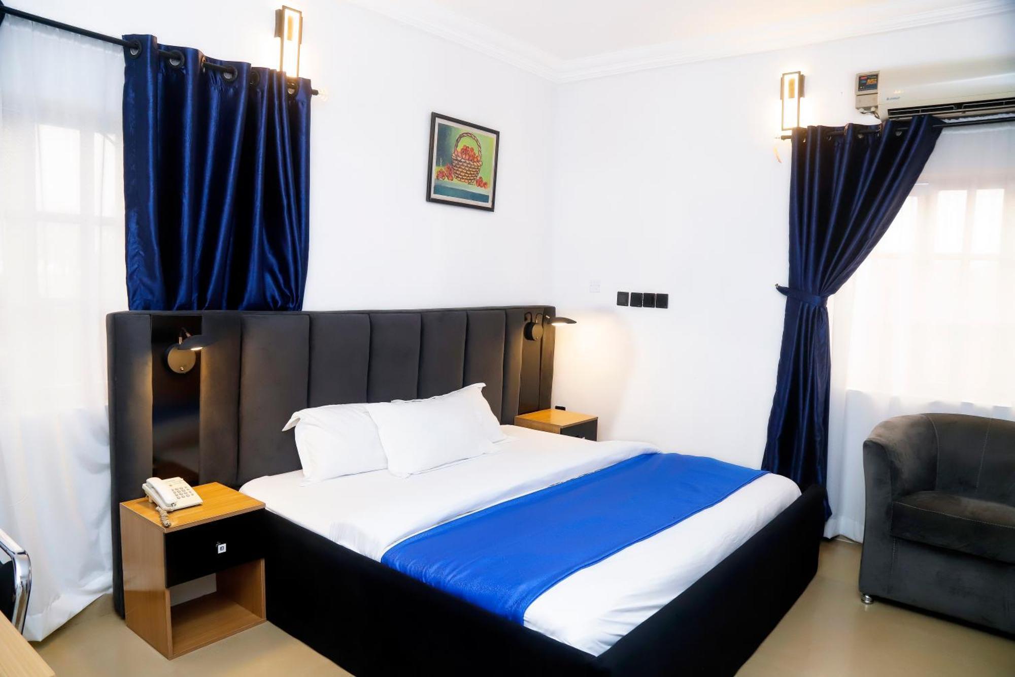 Western Dreams Hotel Abuja Exterior photo