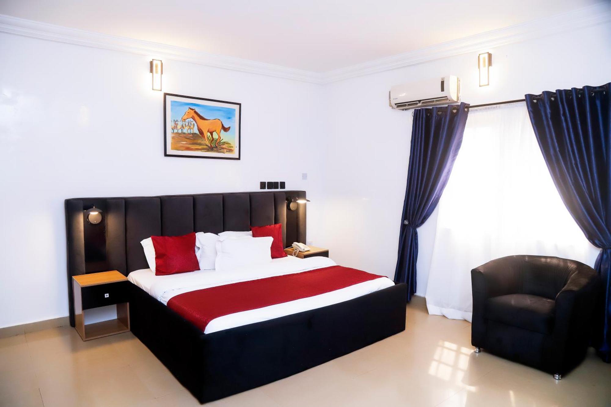 Western Dreams Hotel Abuja Exterior photo