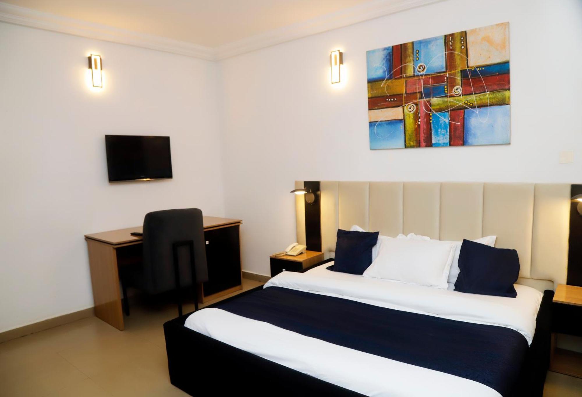 Western Dreams Hotel Abuja Exterior photo