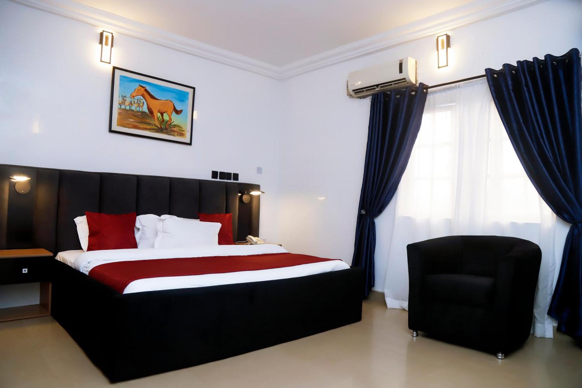 Western Dreams Hotel Abuja Exterior photo