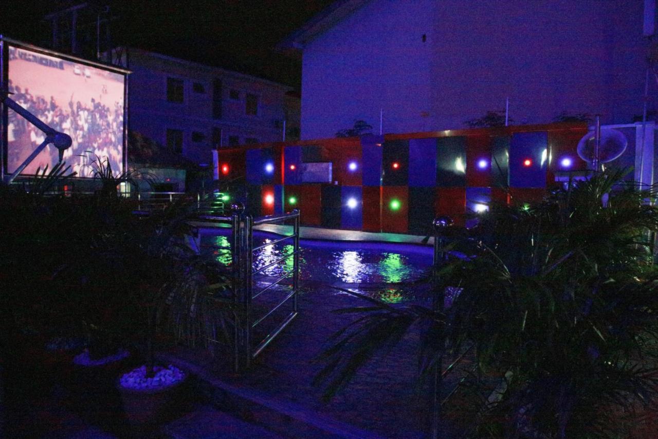 Western Dreams Hotel Abuja Exterior photo