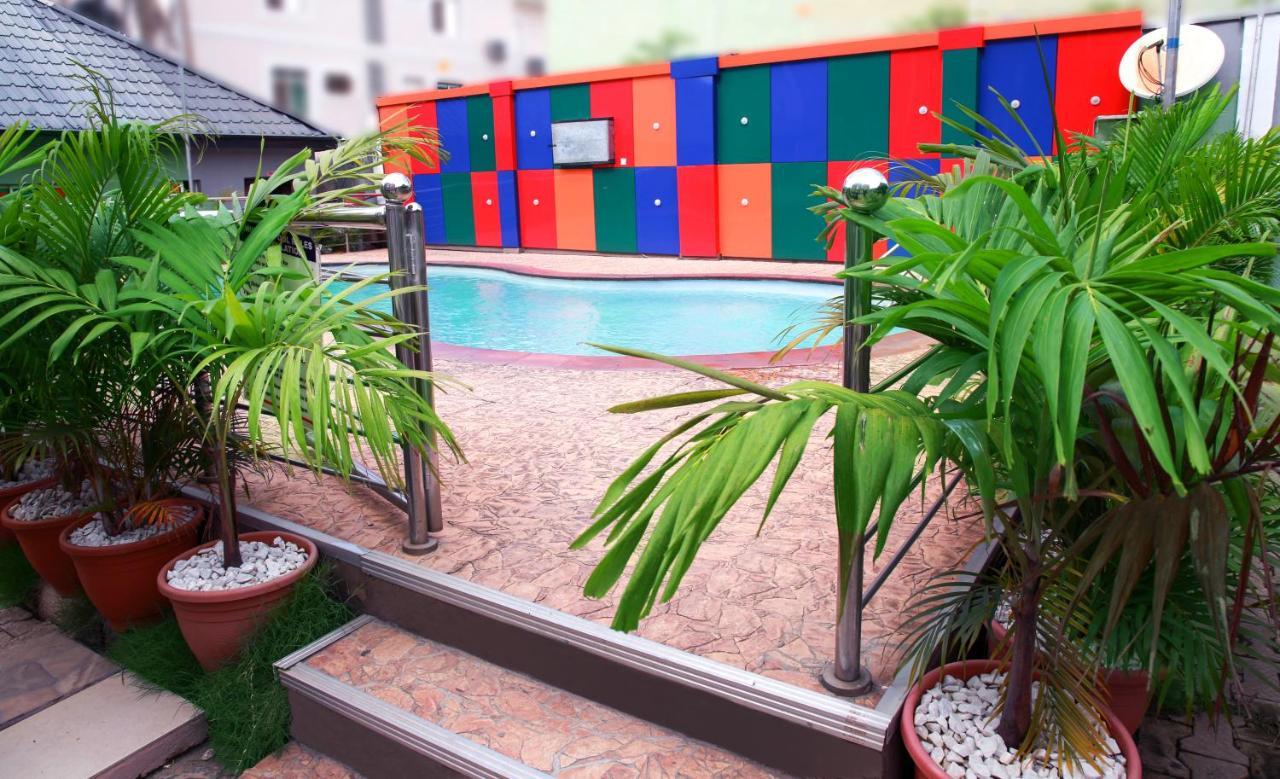 Western Dreams Hotel Abuja Exterior photo